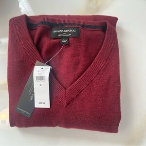 Banana Republic Men's Deep Red V-Neck Sweater